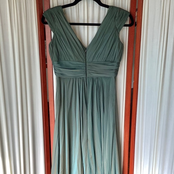 Carmen Marc Valvo 100% Silk Shimmering Green Long Evening Dress Y2K Size 4 - Picture 8 of 15